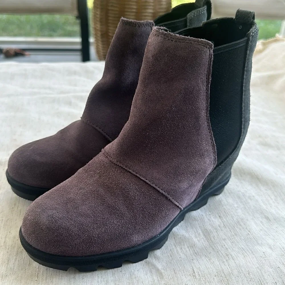Sorel Joan of Arctic Wedge Chelsea Boots 7